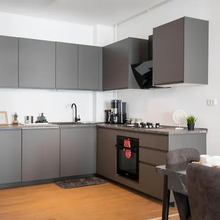 Luxe Pearl Towers *