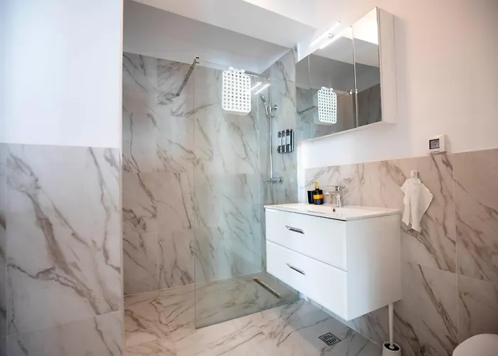 Апартаменти Luxe Pearl Towers