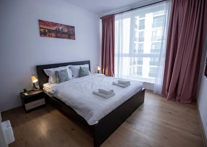 Luxe Pearl Towers Апартаменти *