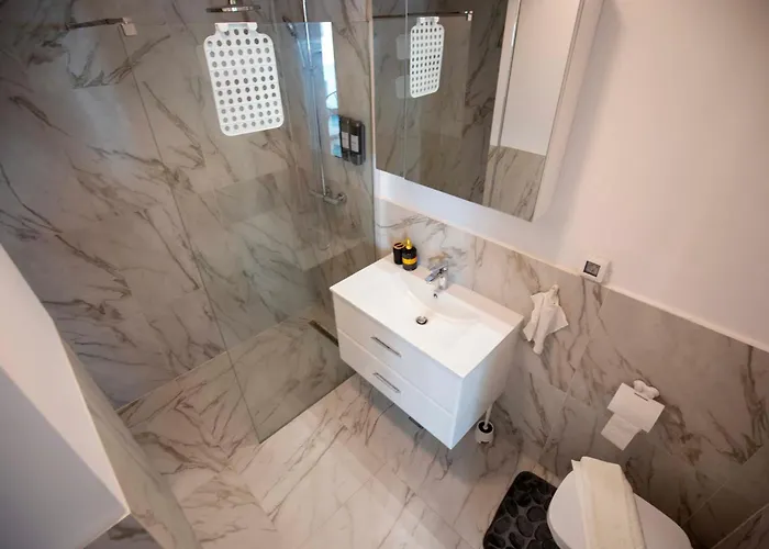Luxe Pearl Towers