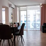 Luxe Pearl Towers Апартаменти Бухарест