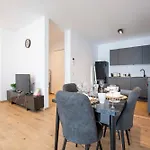 Luxe Pearl Towers *