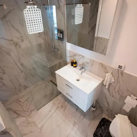 Luxe Pearl Towers