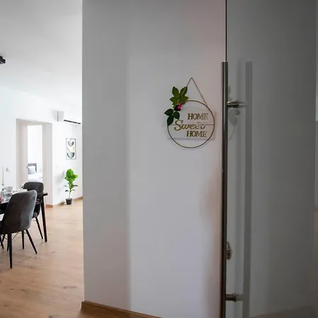 Luxe Pearl Towers Апартаменты Бухарест