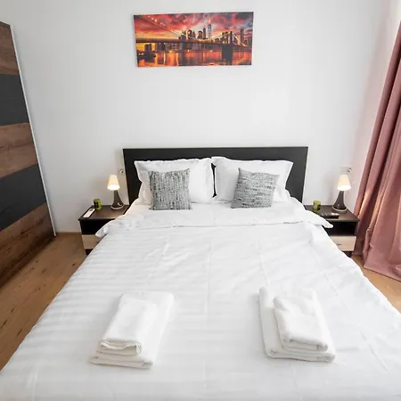Luxe Pearl Towers Апартаменты Бухарест