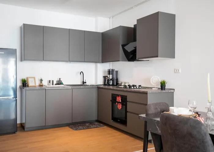 Luxe Pearl Towers *