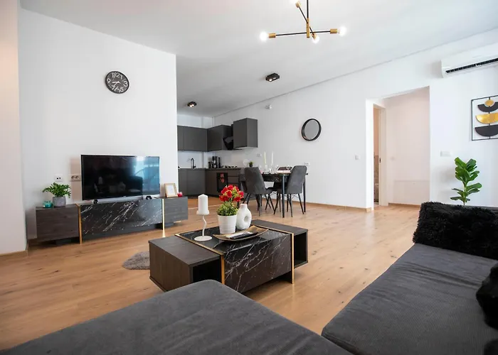 Luxe Pearl Towers *